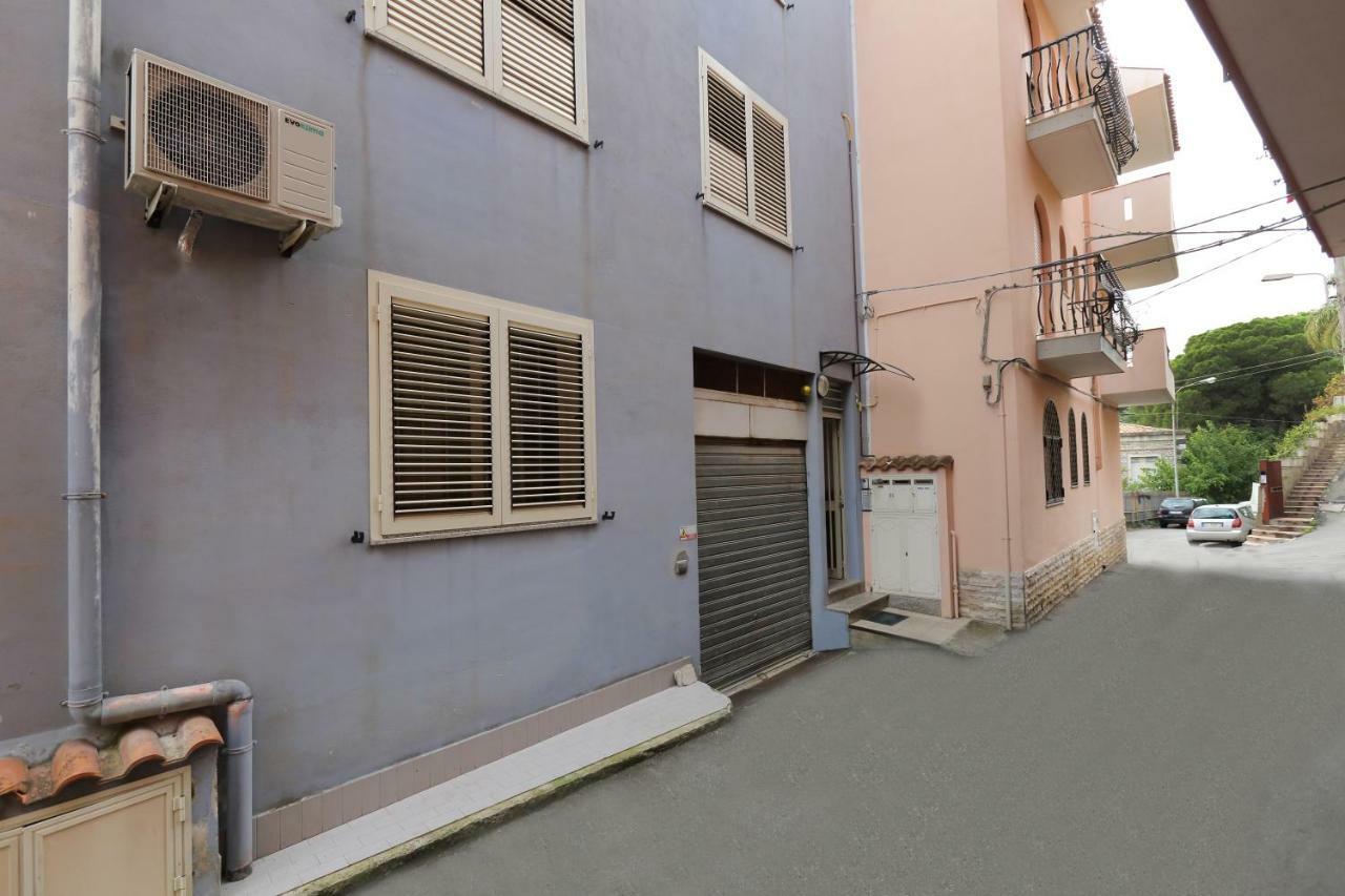 Apartament Tyttyhouse Giardini-Naxos Zewnętrze zdjęcie
